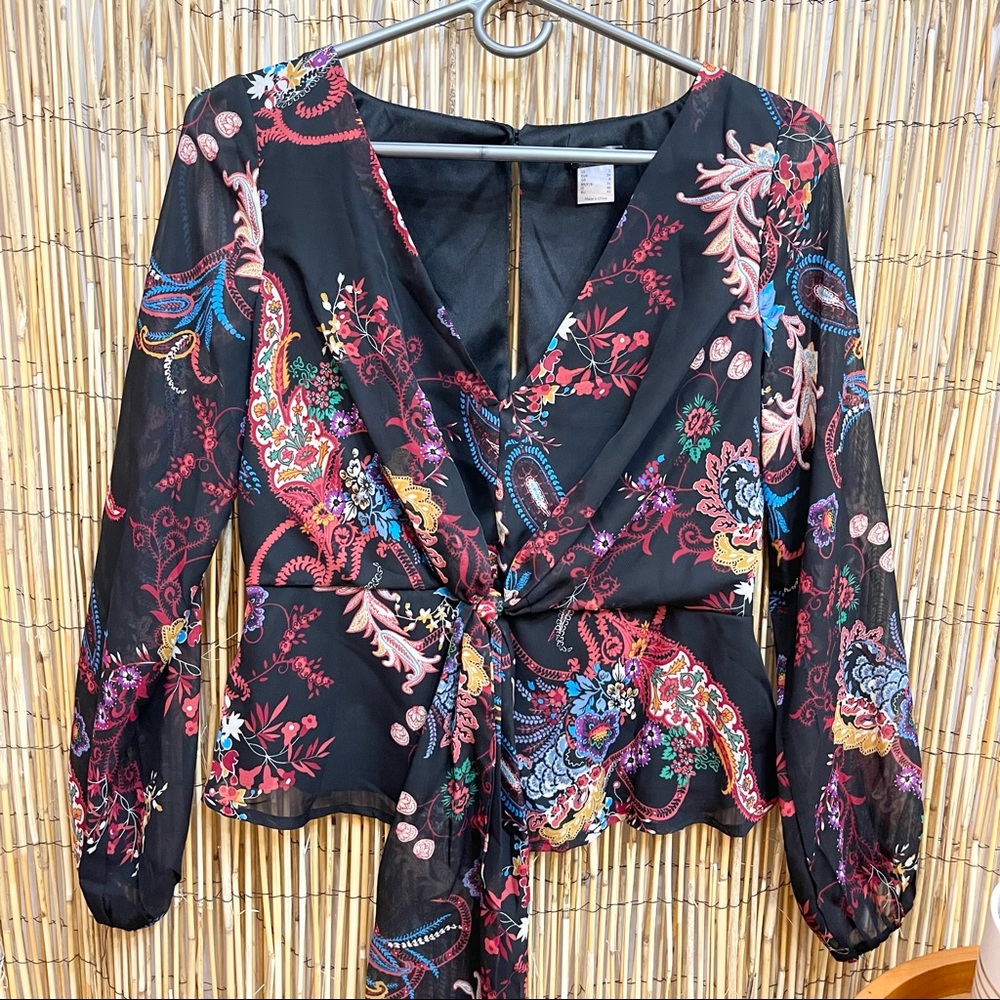 NWOT Venus Black Floral V-neck Blouse Size 2